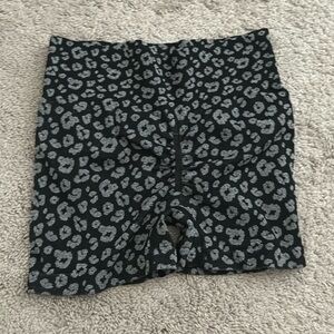 Scrunch butt legging shorts